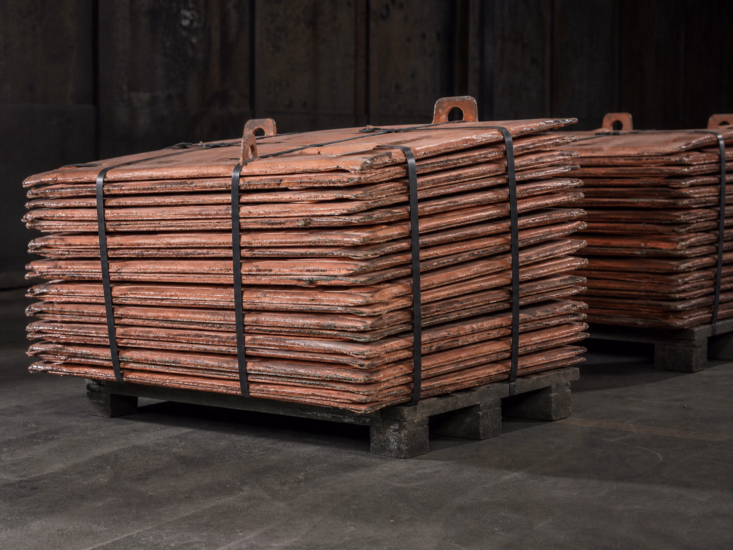 Strapped copper cathode bundles